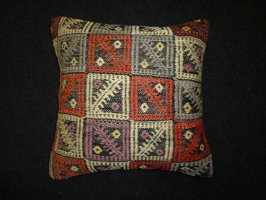 cushion-m108